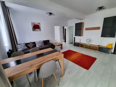 Apartament de inchiriere Sector 2 Bucuresti living cu masa